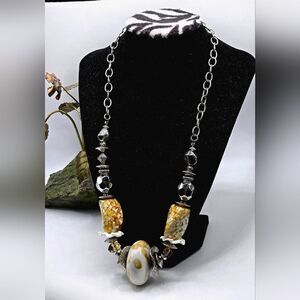 "5/$25" Silvertone Large Yellow Acrylic Bead Statement Lightweight Necklace 23"